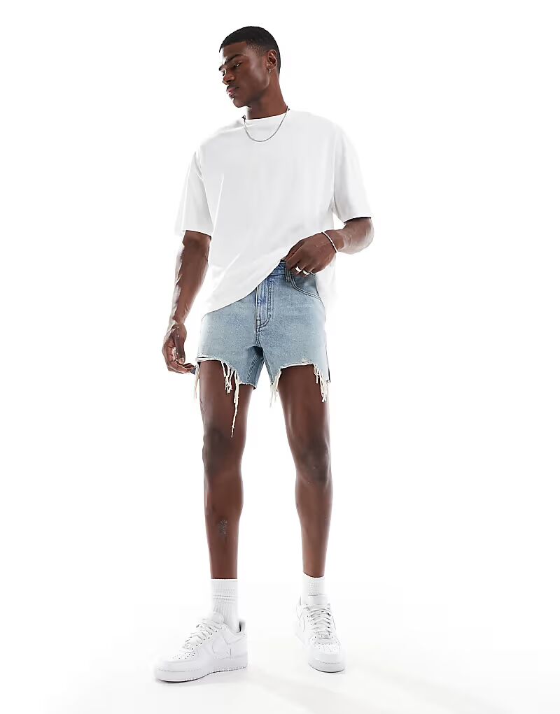 

Укороченные узкие джинсовые шорты ASOS DESIGN светло-голубого цвета с рваными деталями