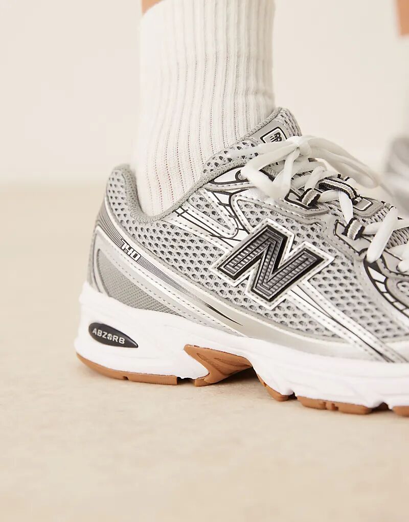 Кроссовки унисекс New Balance 740 серебристого и черного цветов — фото 3