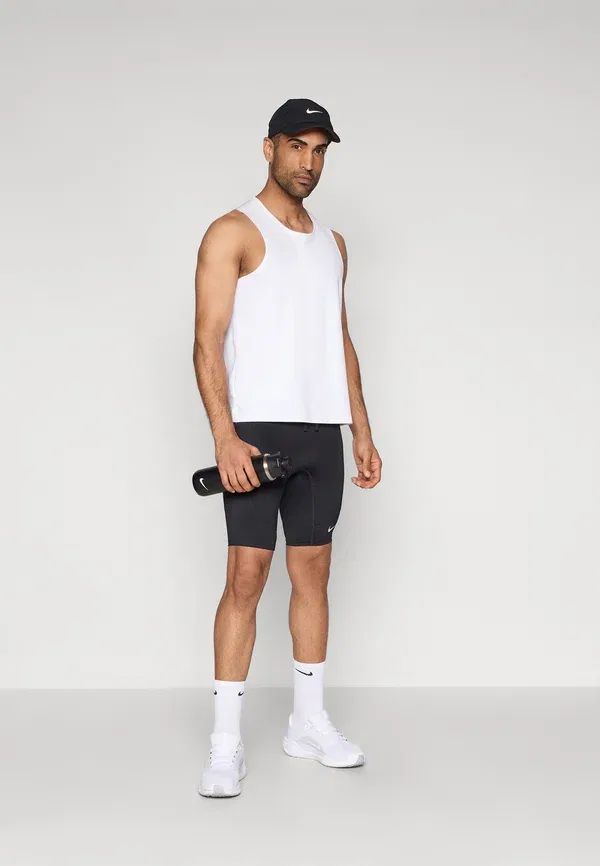 Тайтсы беговые Nike Performance Stride half short, черный/отражающий серебристый — фото 2