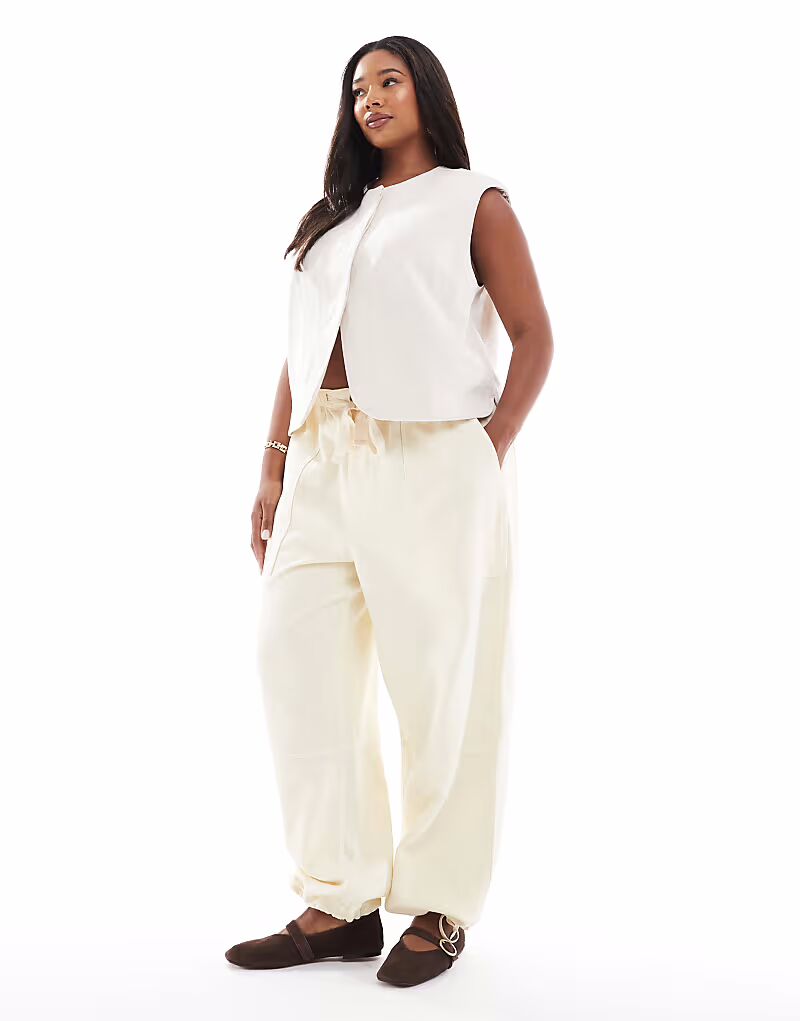 

Брюки ASOS DESIGN Curve с закругленными швами цвета пахты