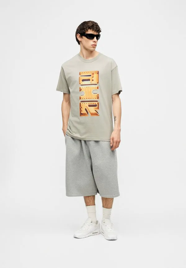 Футболка с принтом tee day plus Nike Sportswear, Spruce Fog — фото 3