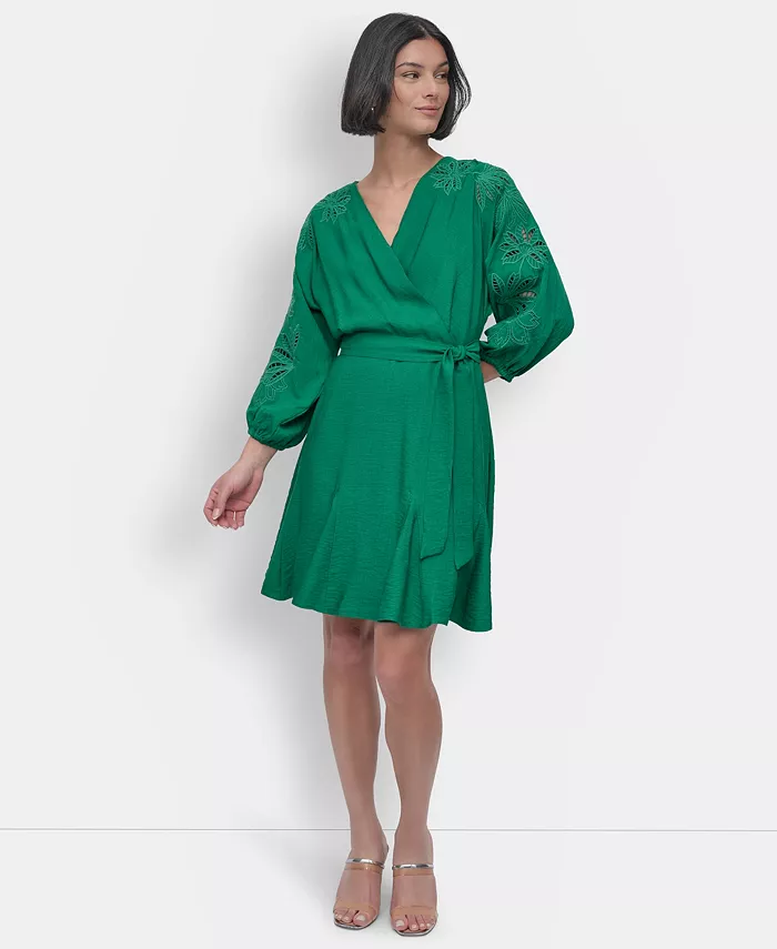 

Платье-футляр с вышитыми рукавами и запахом Petite DKNY, зеленый