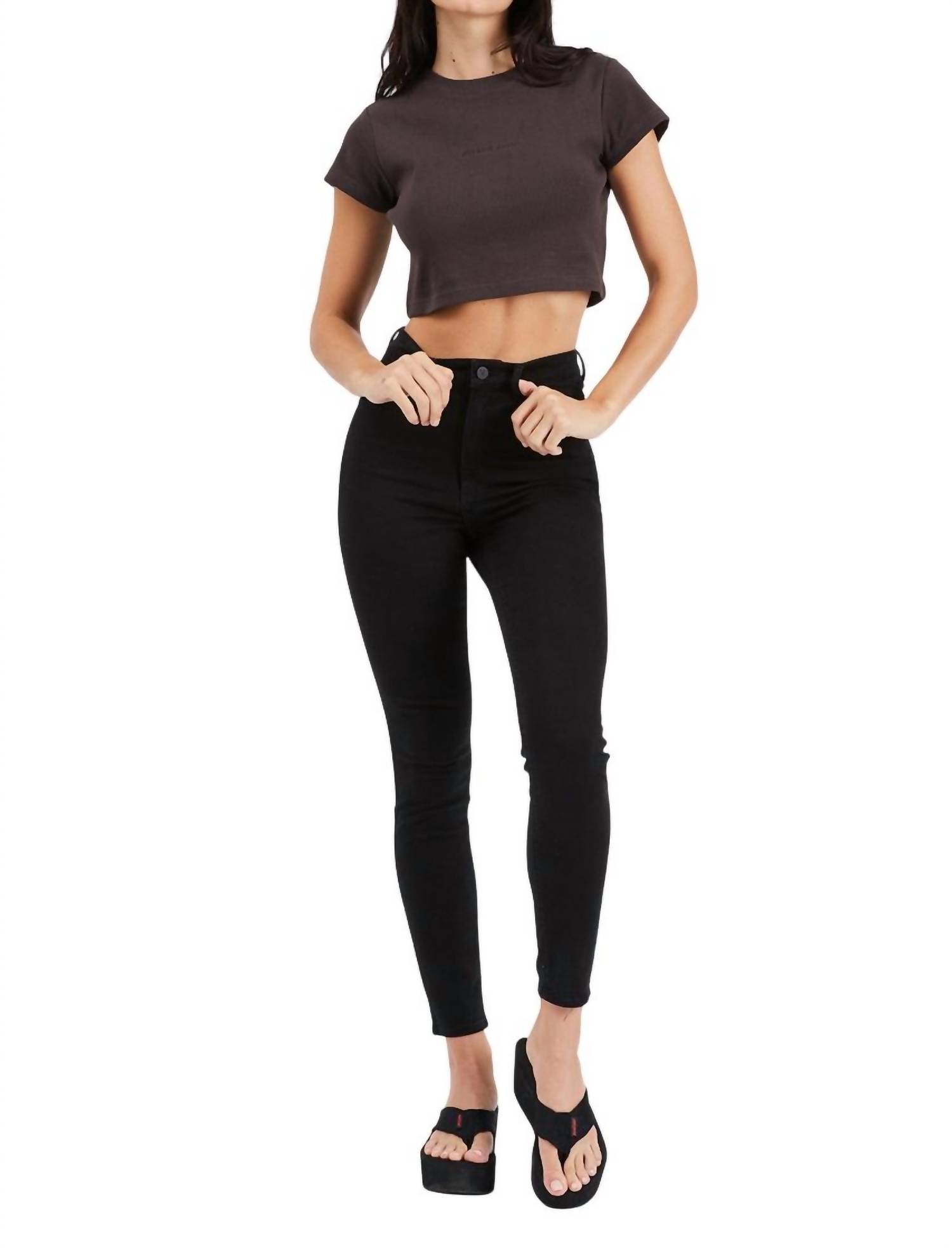 

Высокие узкие джинсы Basher до щиколотки в цвете Black Magic Abrand Jeans