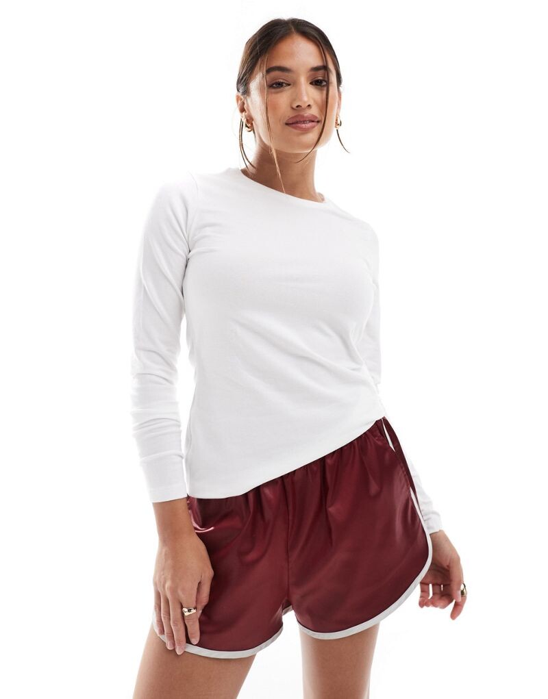 

Белая хлопковая футболка узкого кроя с длинными рукавами ASOS DESIGN