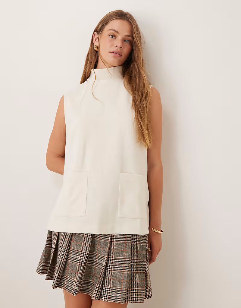 

Супермягкая майка свободного кроя с высоким воротом кремового цвета Asos Design