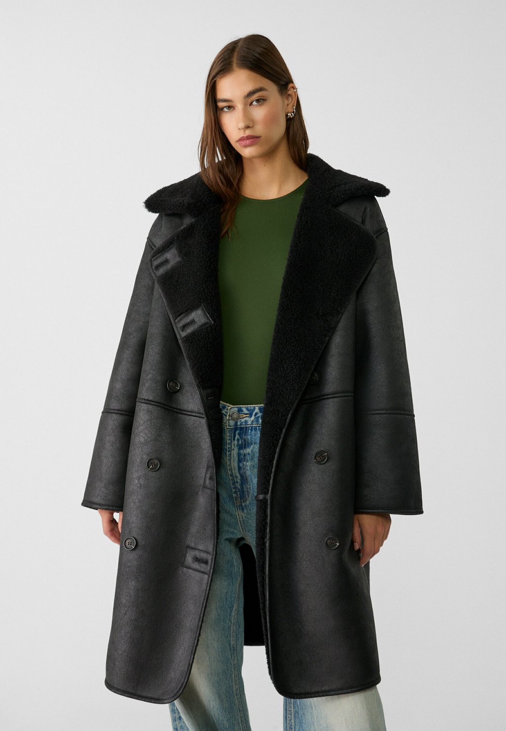 

Классическое пальто Stradivarius, черный
