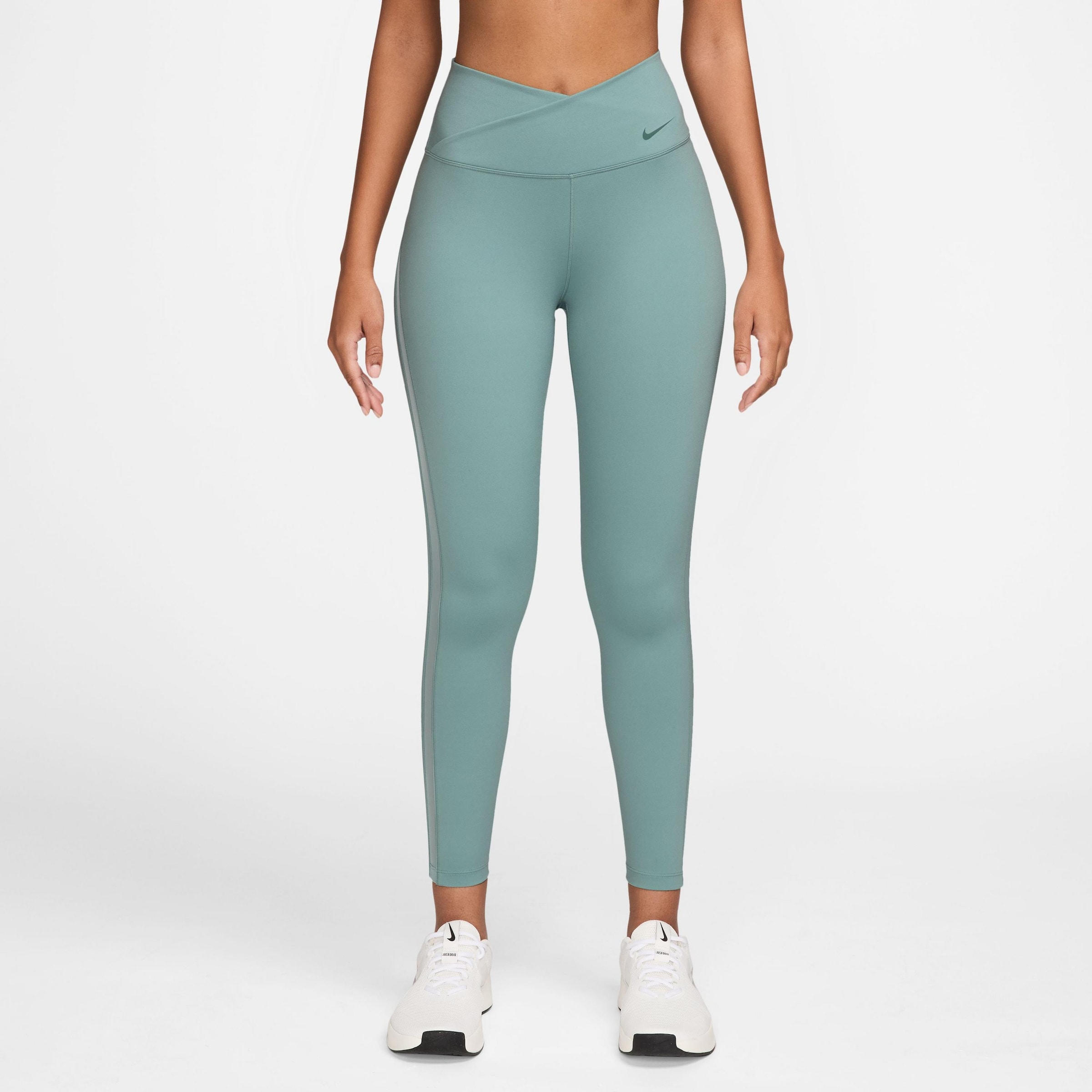NIKE Узкие спортивные штаны 'One' в голубом цвете Cyan Blue — фото 3