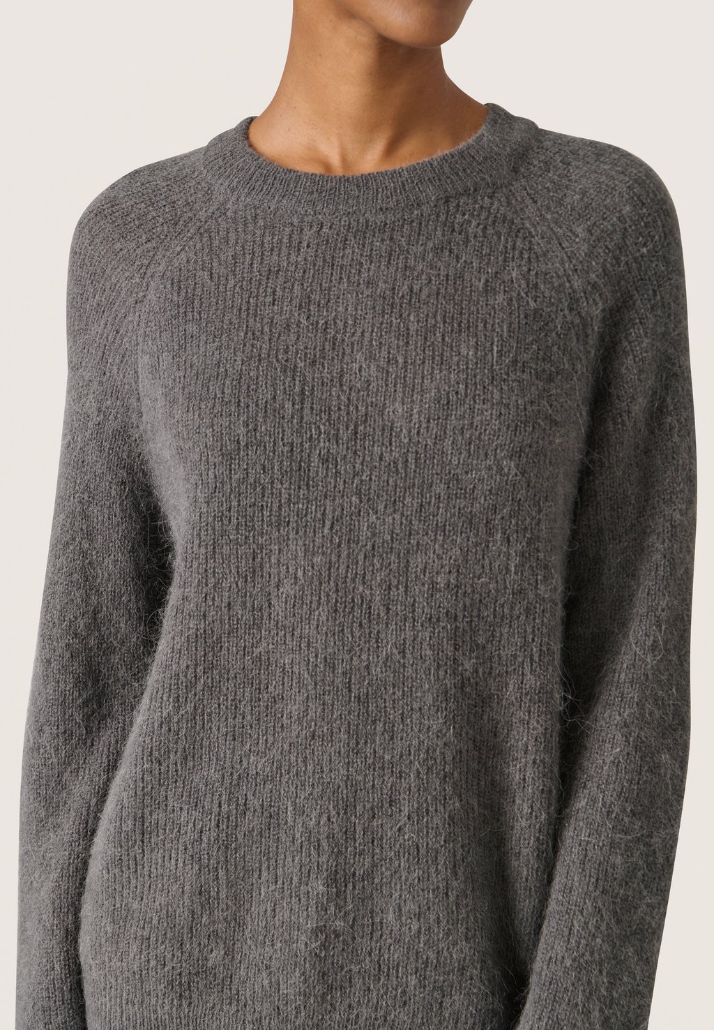 

Джемпер TUESDAY RAGLAN LS Soaked in Luxury, серый