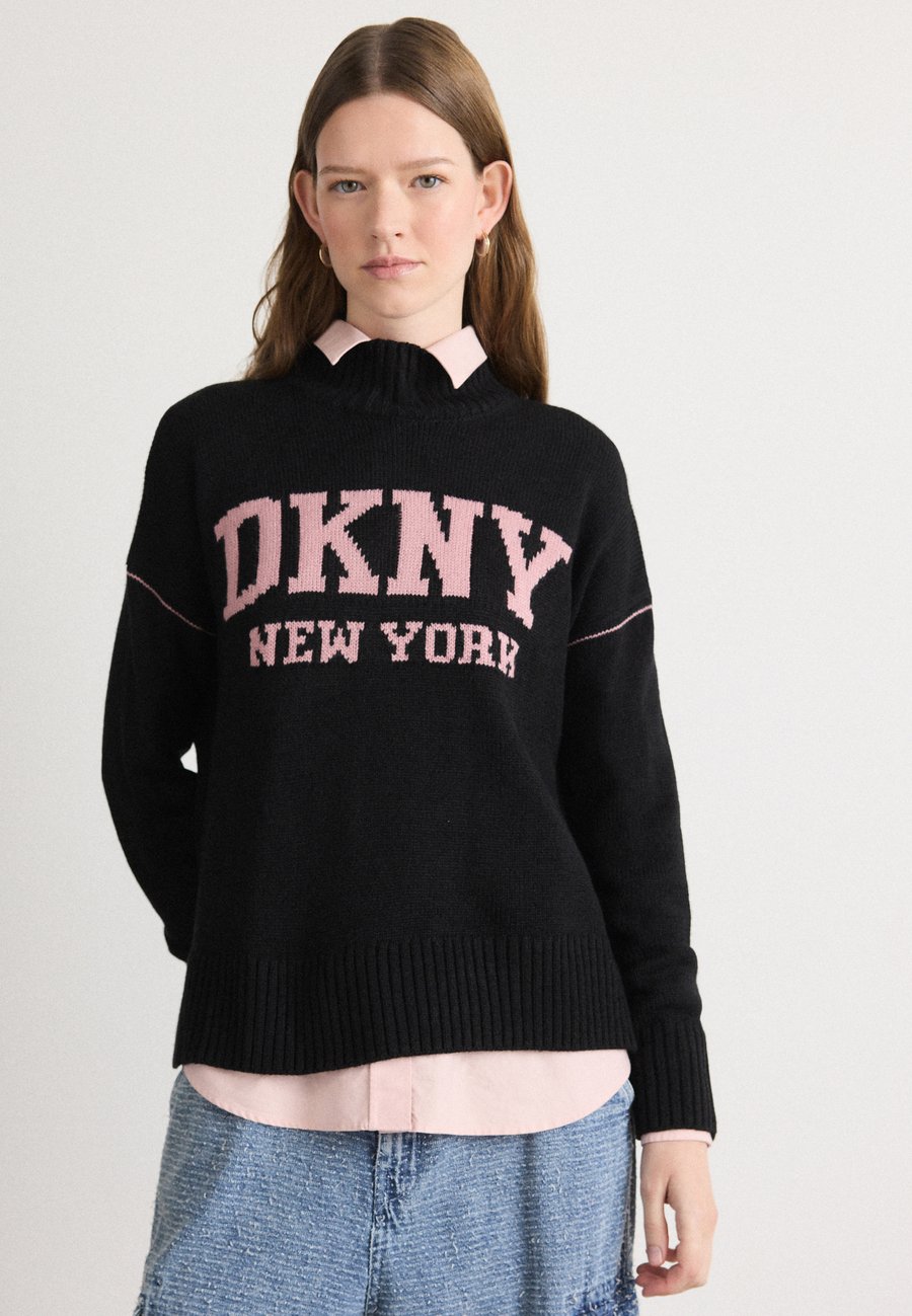 

Джемпер DKNY INTARSIA LOGO TURTLENECK HIGH LOW BOXY SWEATER, Black/Dusty Mauve/Black