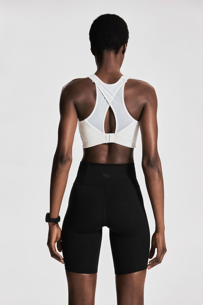 

Шорты для бега и велоспорта с технологией shapemove H&M, черный