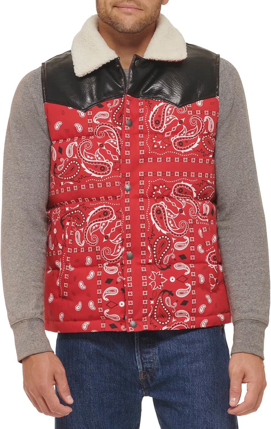 

Жилет Levi's Men's Out West Mixed Media Puffer Vest, Red Bandana Print