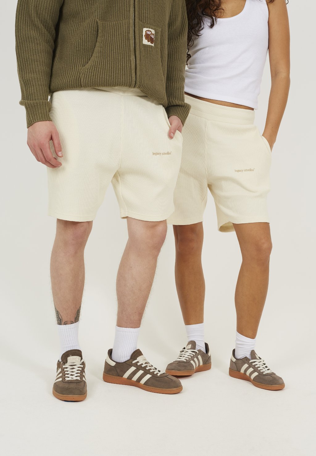 

Шорты UNISEX - Tracksuit bottoms LEGACY STUDIOS, бежевый