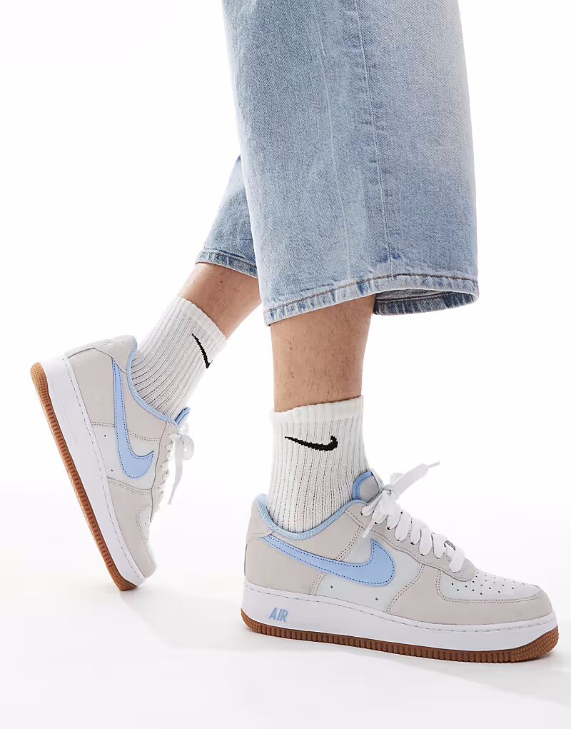 

Кроссовки Nike Air Force 1 '07 LV8 серого и синего цветов