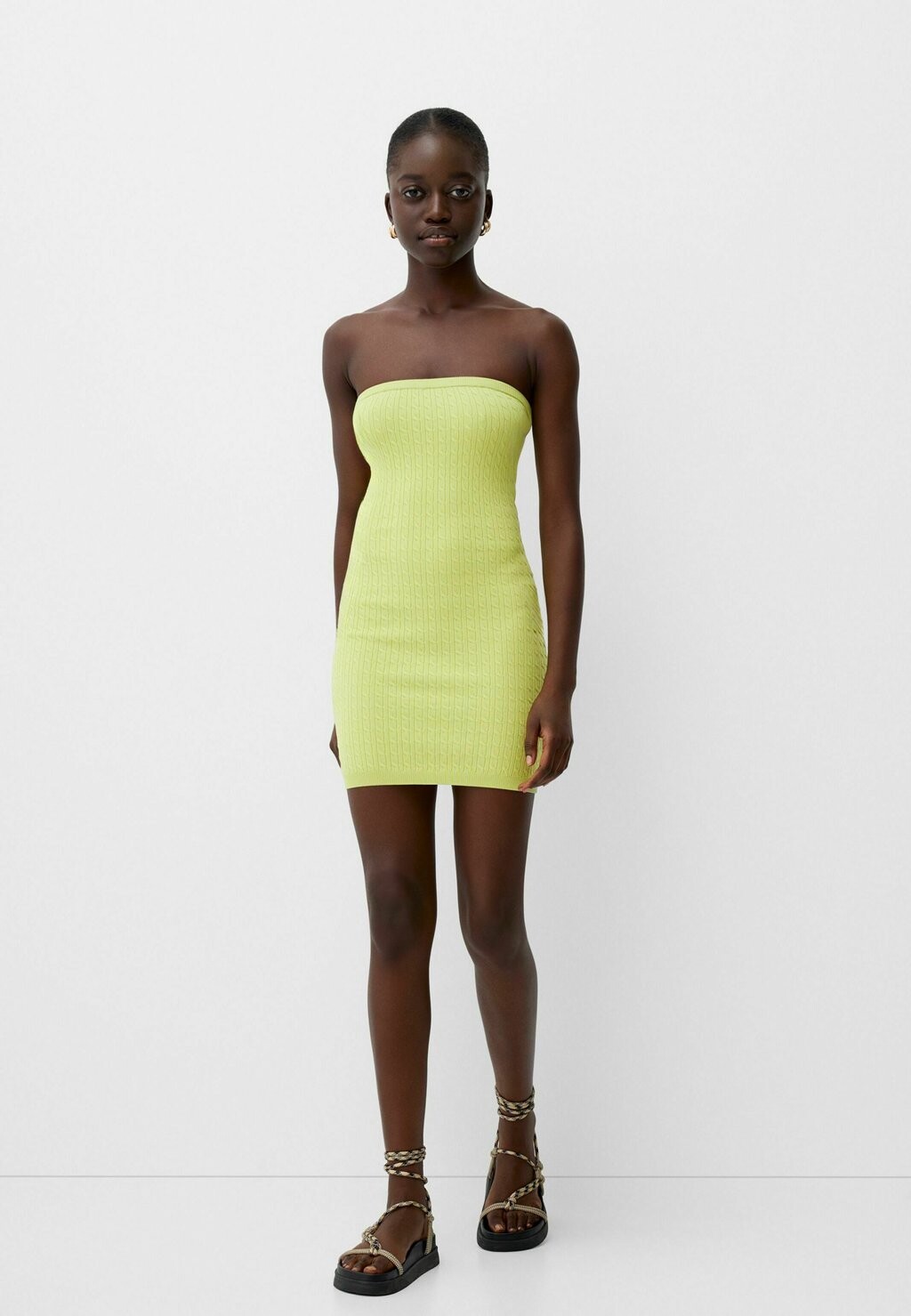 

Вязаное платье BANDEAU Bershka, цвет Evergreen