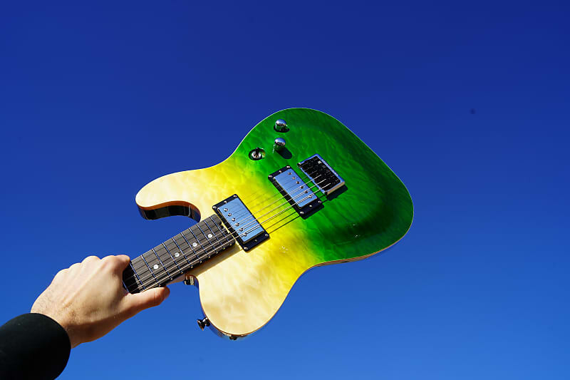 

Электрогитара Schecter Diamond Series PROTOTYPE PT Classic - Caribbean Fade 6-String Electric w/ Black Tweed Hard Case