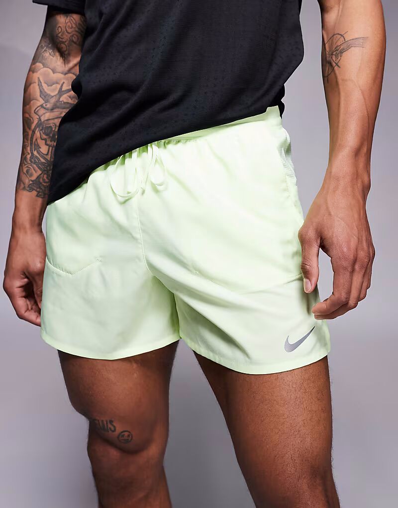 

Шорты Nike Running Stride Dri-FIT 5 дюймов цвета лайм