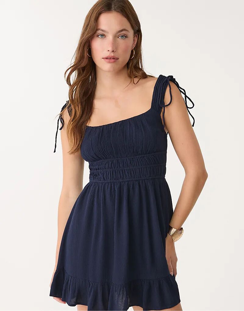 

Короткое платье Stradivarius темно-синего цвета