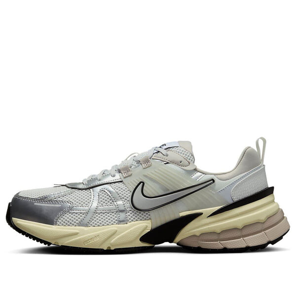 

Кроссовки v2k run Nike, белый