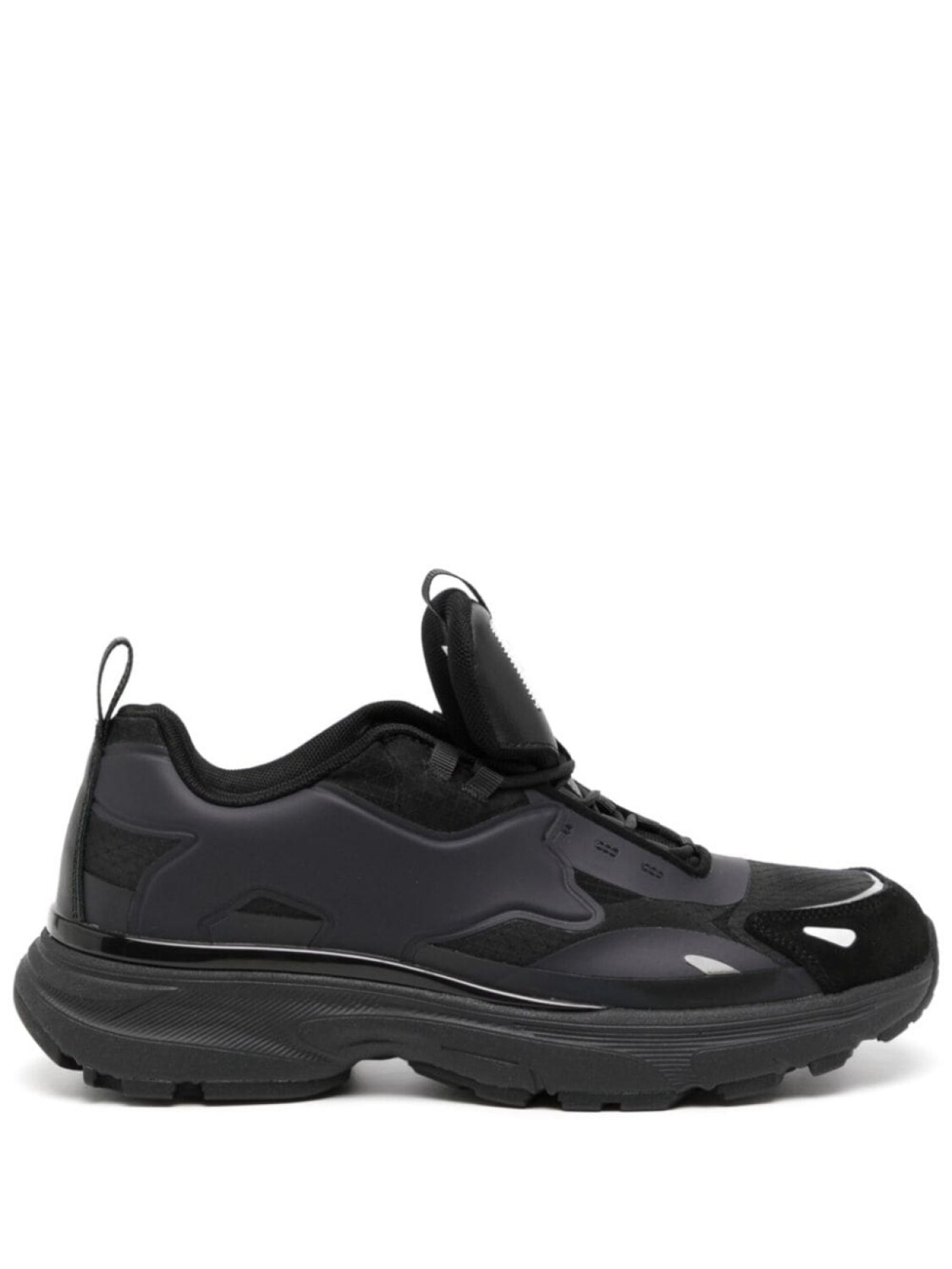 

Maison Kitsuné кроссовки Sora, черный