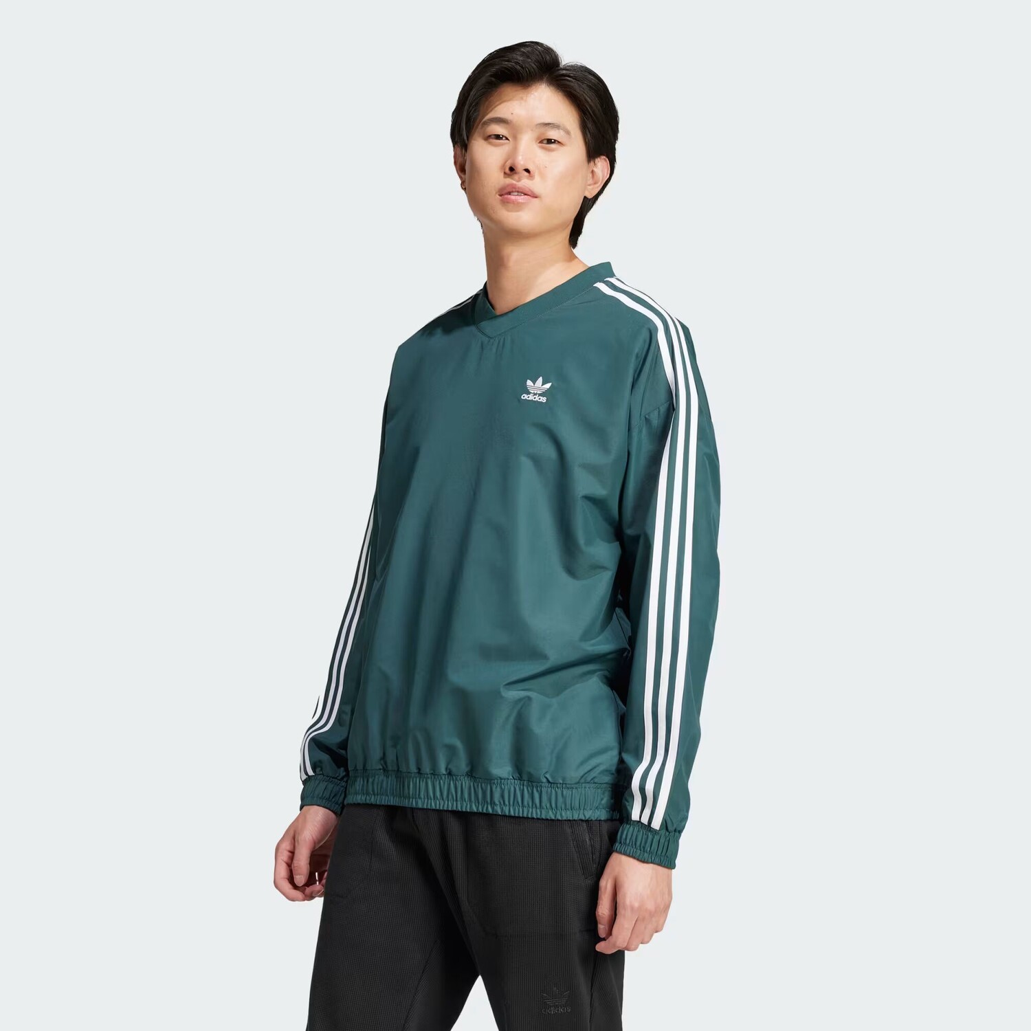 

Тканая ветровка с круглым вырезом Adicolor Adidas, цвет Mineral Green