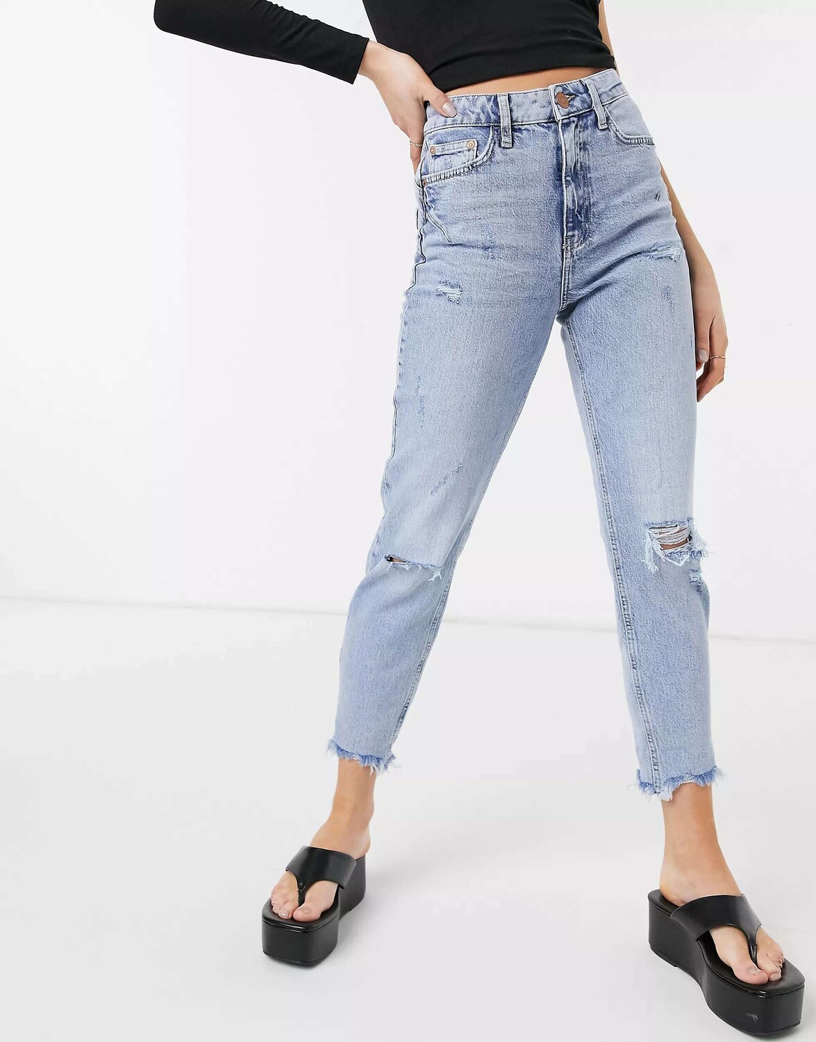 

Рваные джинсы River Island Carrie Mom Светло-аутентичного синего цвета