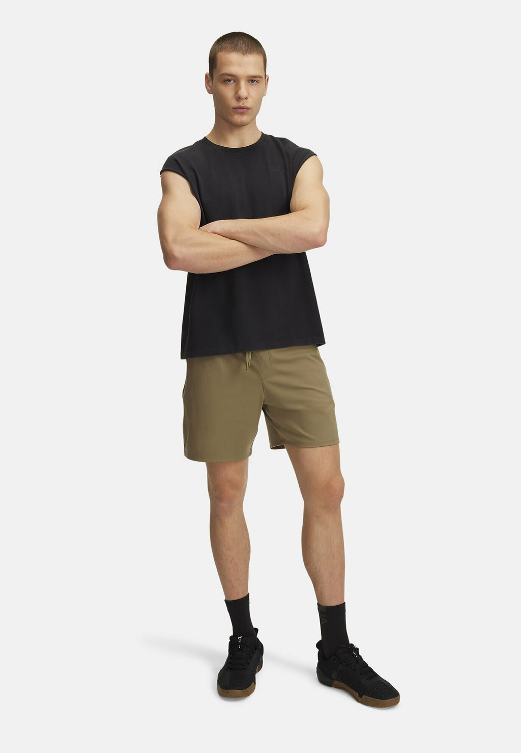 

Спортивные шорты Under Armour, бежевый