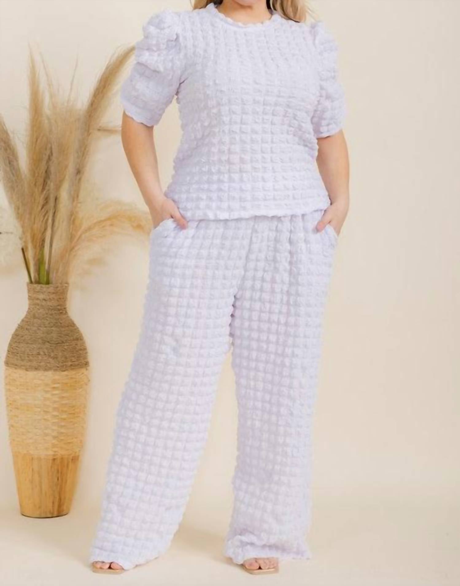 

Белый комплект из двух предметов с текстурой пузырьков Karen T Design