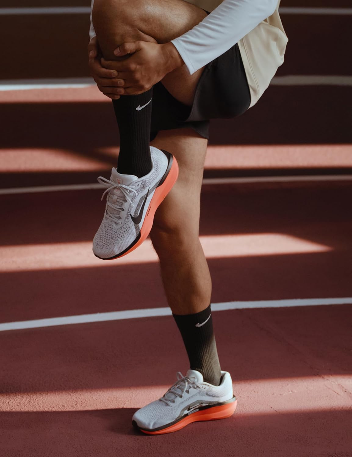 Мужские кроссовки для бега по шоссе Nike Winflo 11, черный/алый — фото 2