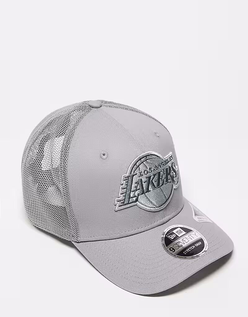 

Новая кепка дальнобойщика Los Angeles Lakers 9seventy в тон серого цвета New Era