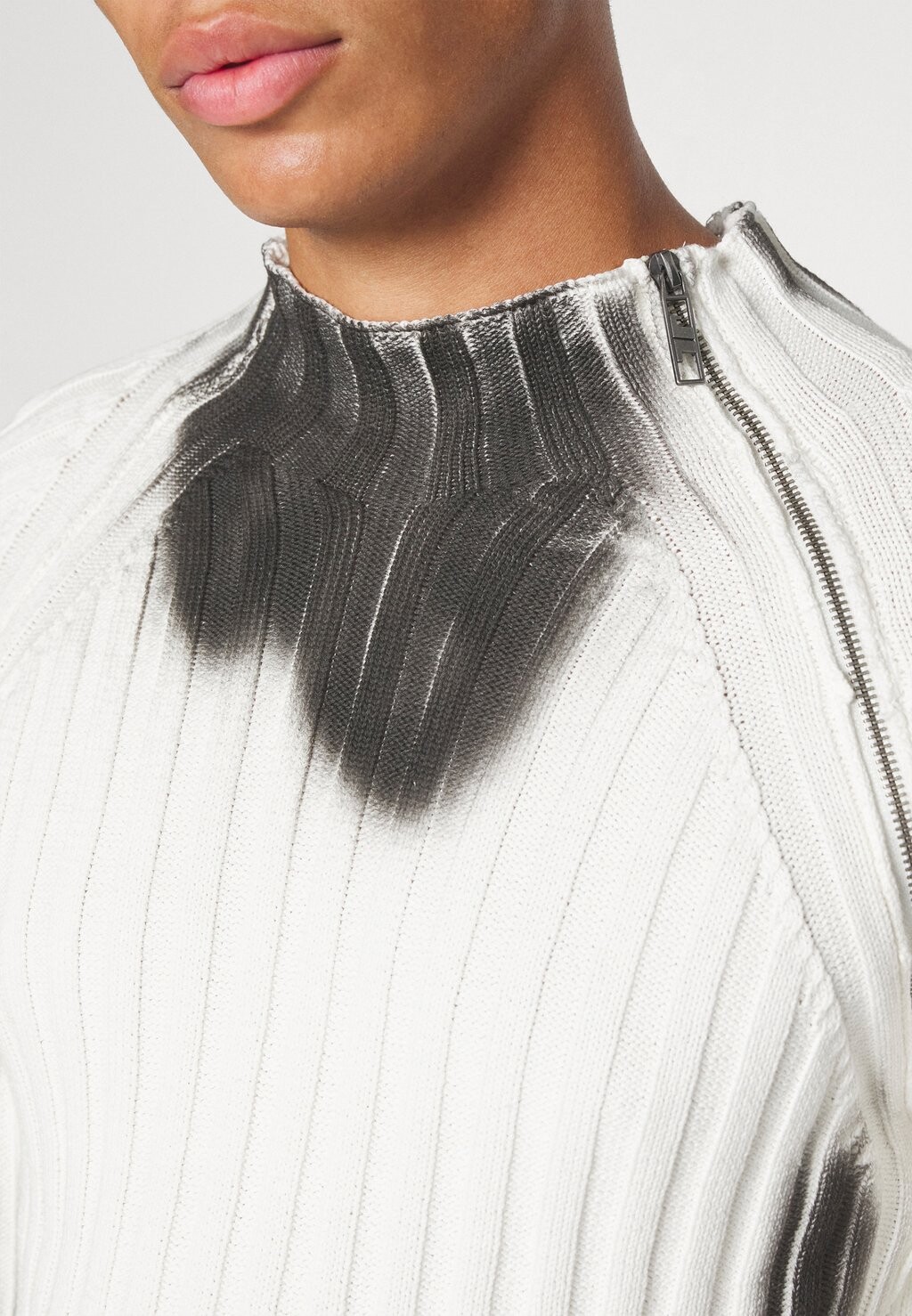Свитер Jaded London DYED ASYMMETRIC ZIP, цвет White купить по цене