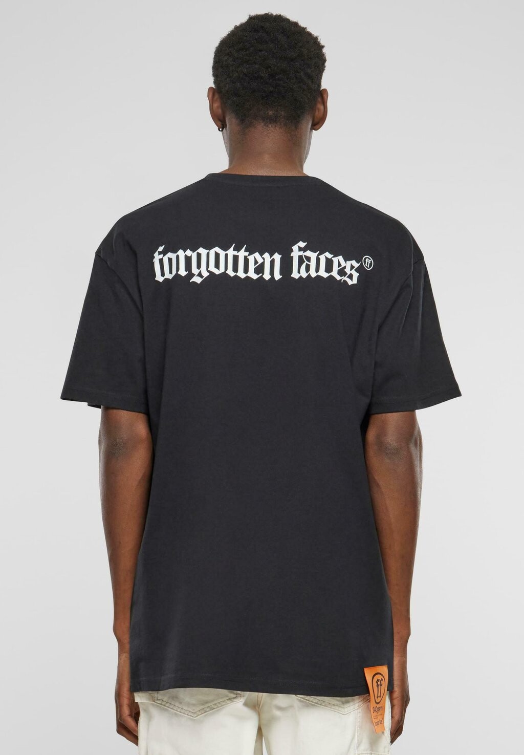 

Футболка с принтом Forgotten Faces, черная