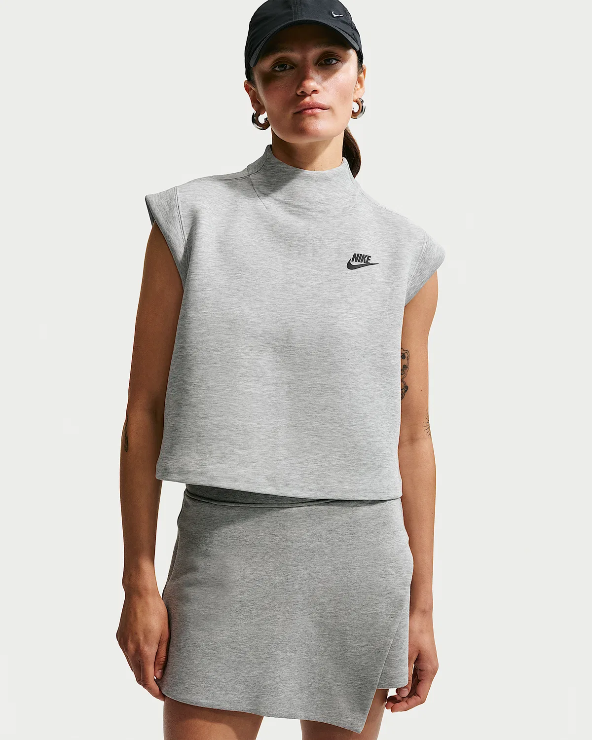 Женский топ с коротким рукавом Nike Sportswear Tech Fleece, Dark Grey Heather/Black