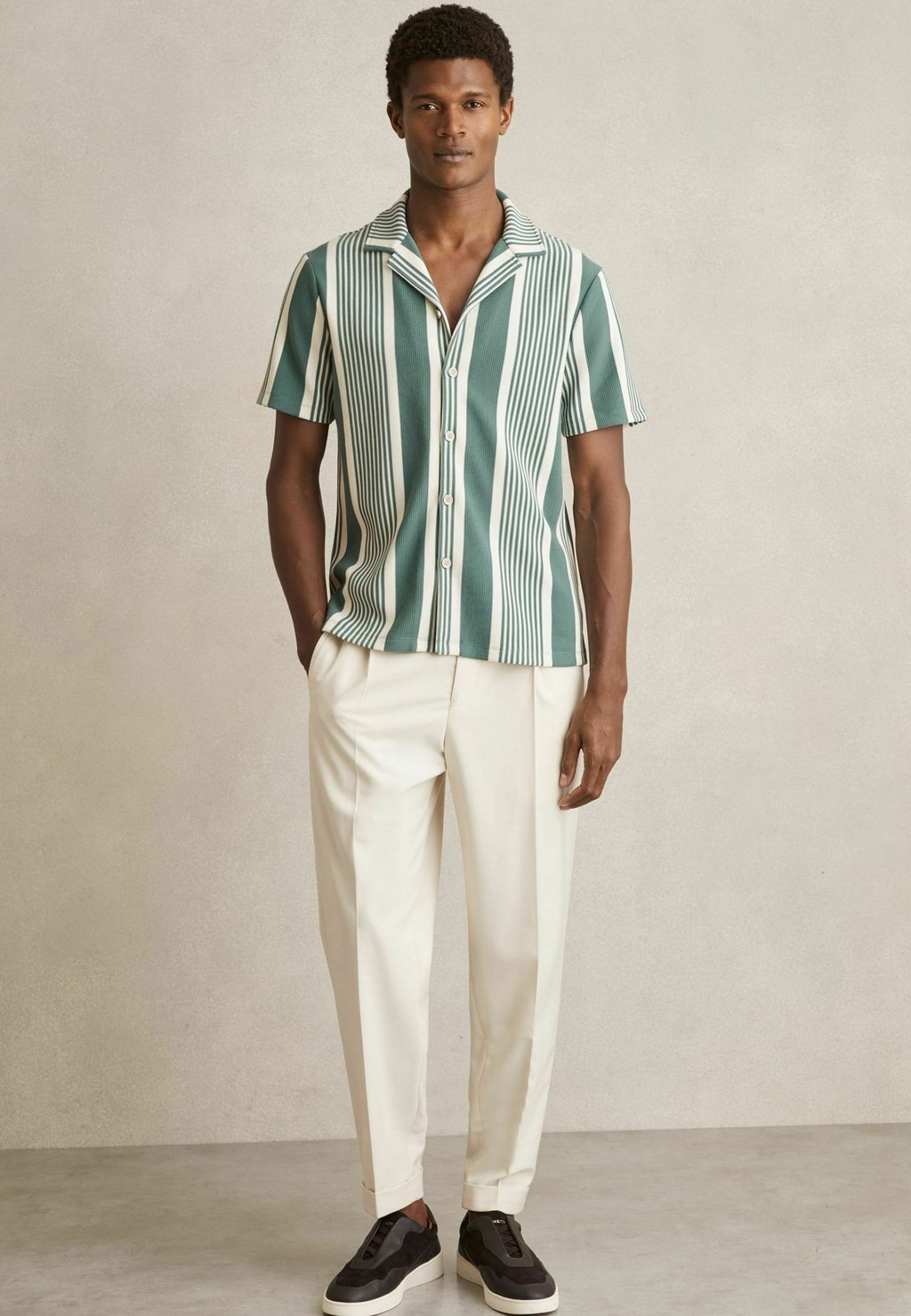 

Рубашка REGULAR FIT - ALCAZAR STRIPE CUBAN COLLAR Reiss, зеленый