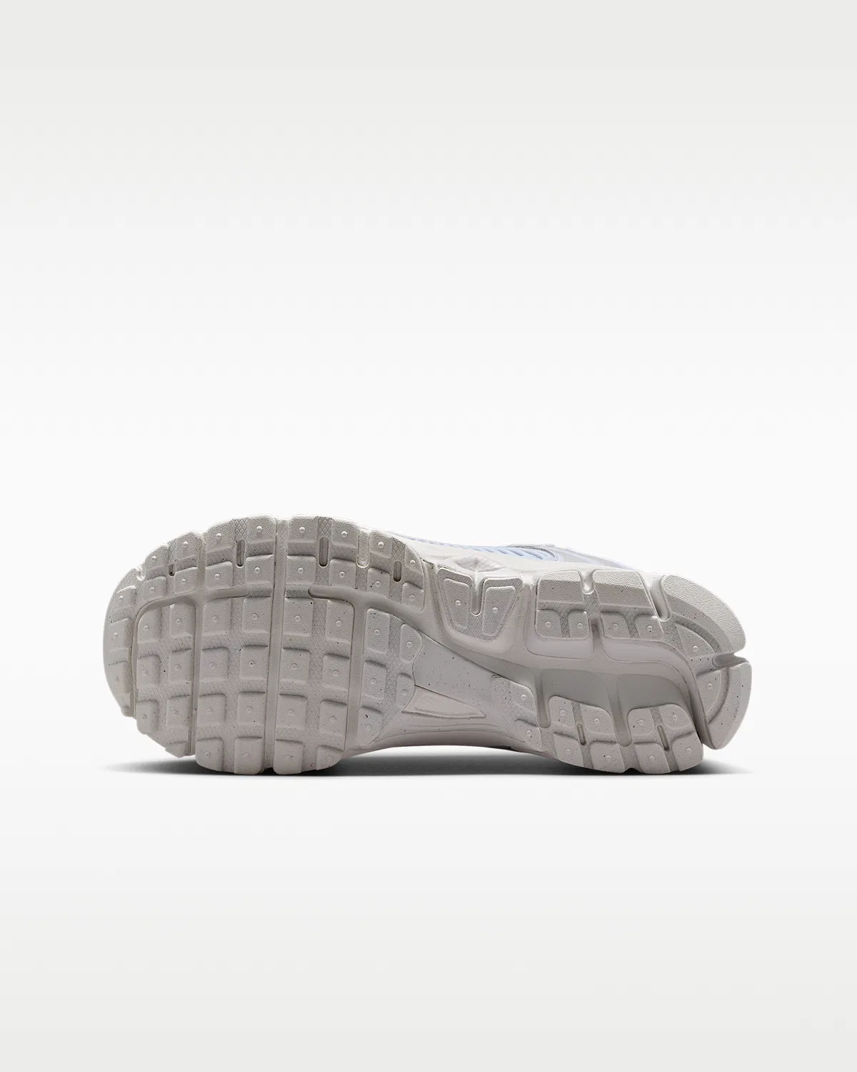 Детские кроссовки с отражающими элементами Nike Vomero 5, Ghost/Summit White/Platinum Tint/Ghost — фото 2