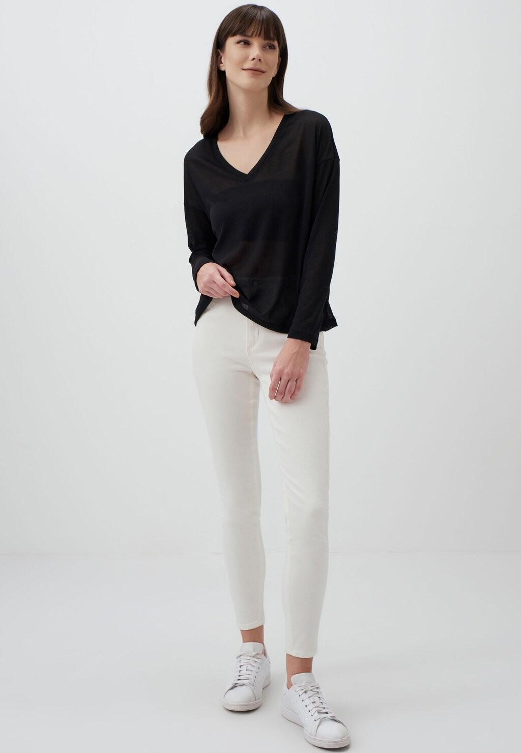

Блуза V-NECK LONG SLEEVE STYLISH BASIC BLOUSE Jimmy Key, черный
