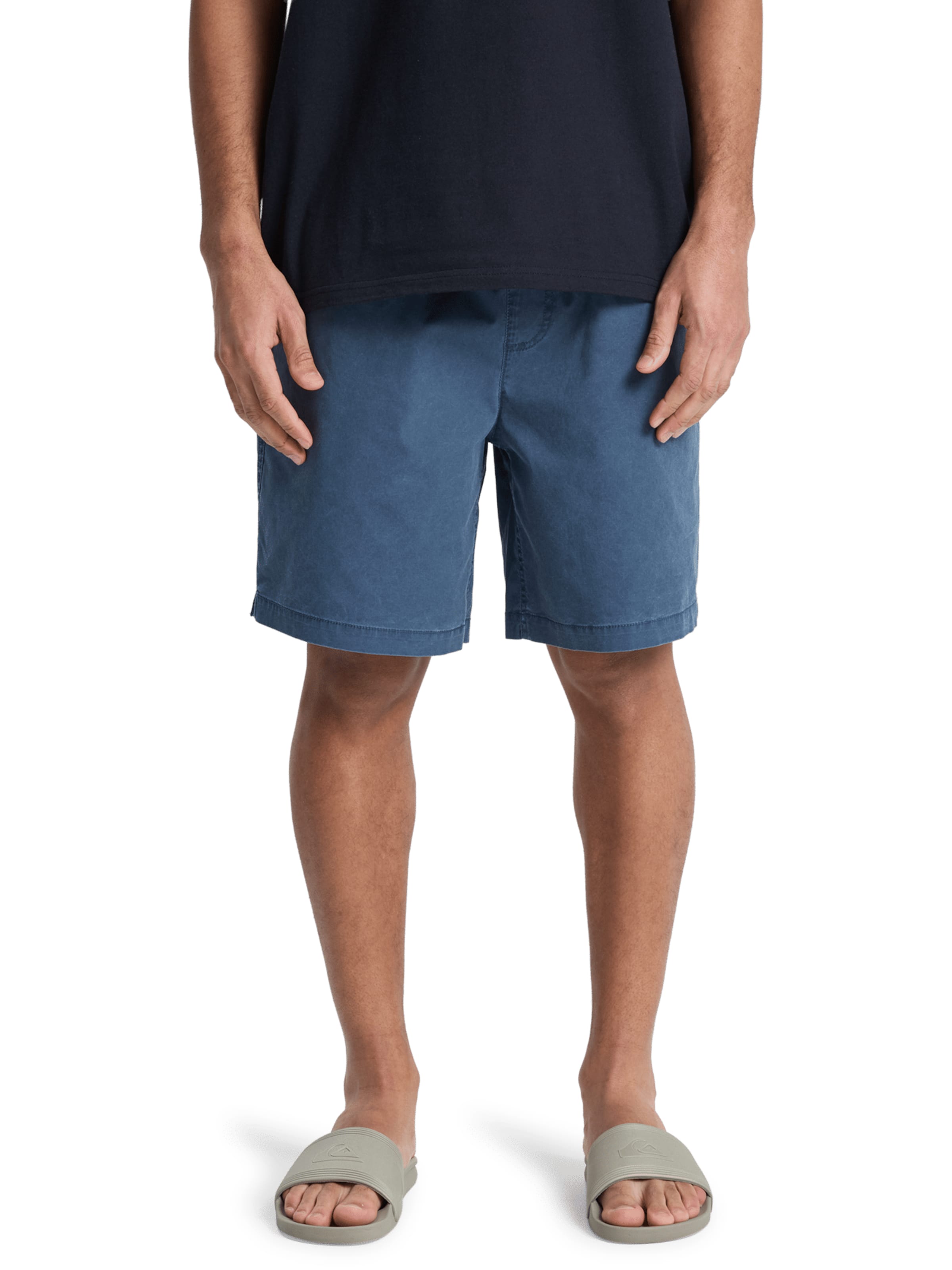 

QUIKSILVER Шорты для тренировок Regular 'Taxer 19' в цвете Navy