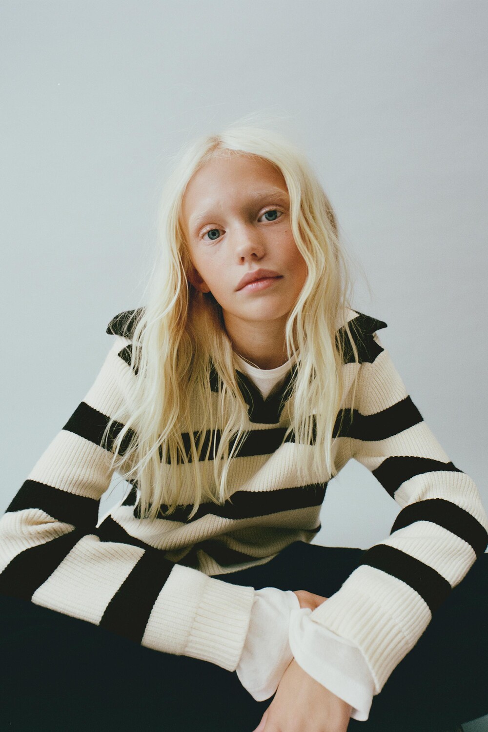 

Полосатый свитер с деталью на шейке ZARA, цвет striped