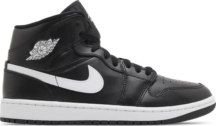 Кроссовки Wmns Air Jordan 1 Mid 'Black White', черный