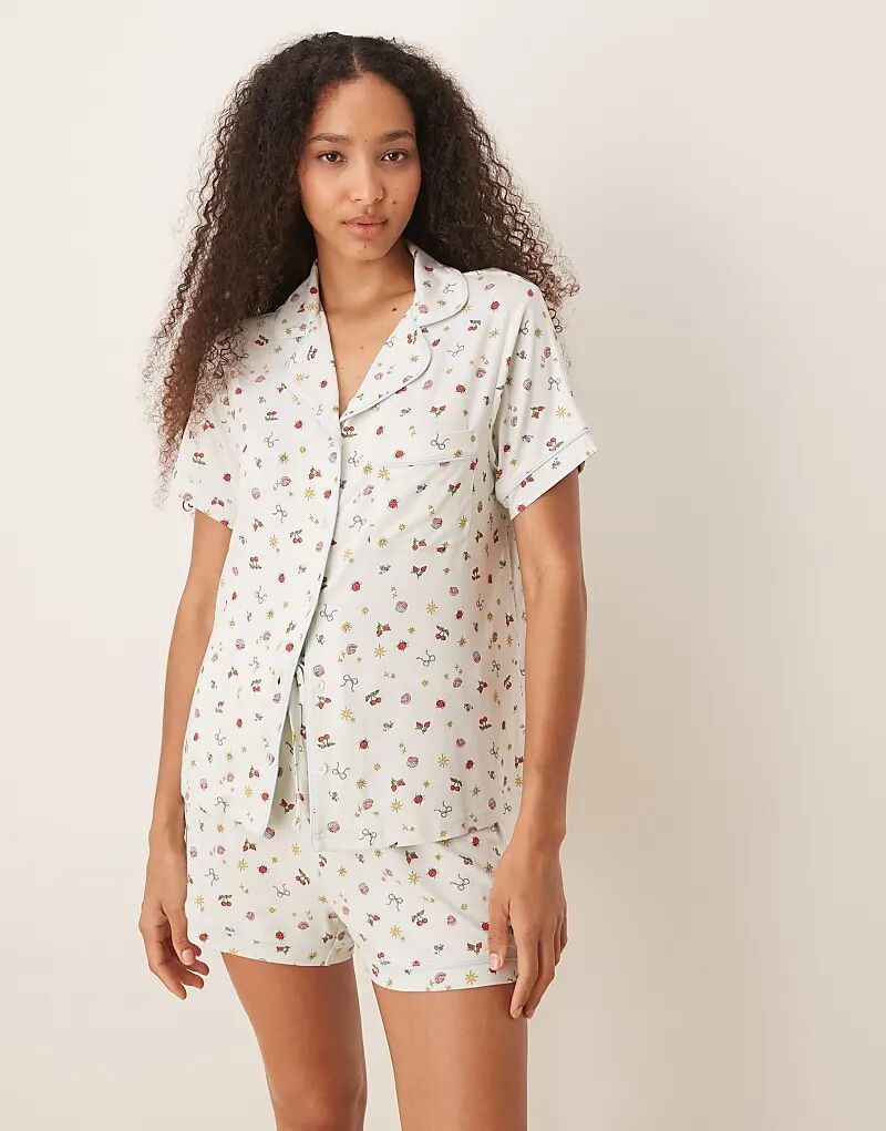 

Супермягкий пижамный комплект из рубашки с короткими рукавами и шорт ASOS DESIGN с синим цветочным принтом