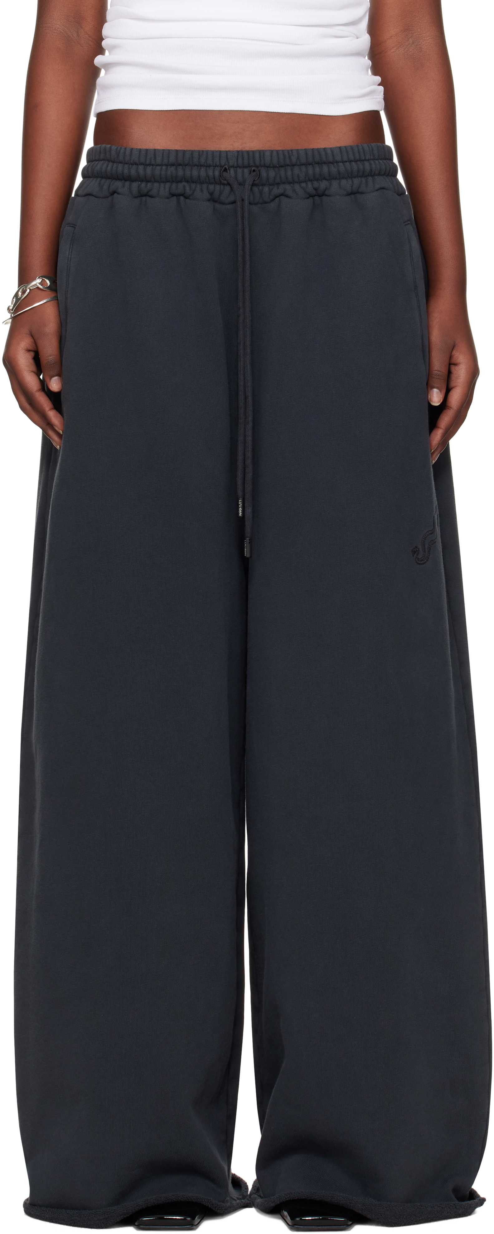 

Черные спортивные штаны Bontan с необработанным кроем LU'U DAN, Overdyed black
