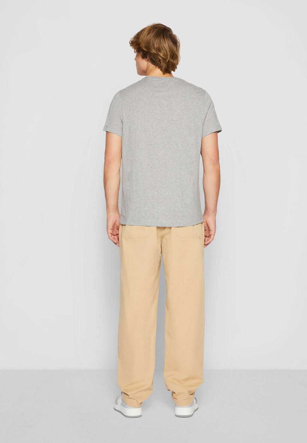 Базовая футболка Original Tee Tommy Hilfiger, светло-серая — фото 2
