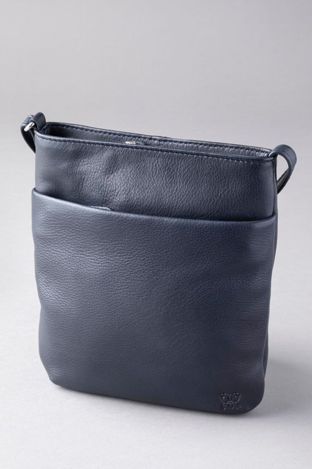 

Кожаная сумка Lakeland Lowther на длинном ремешке Lakeland Leather, синий