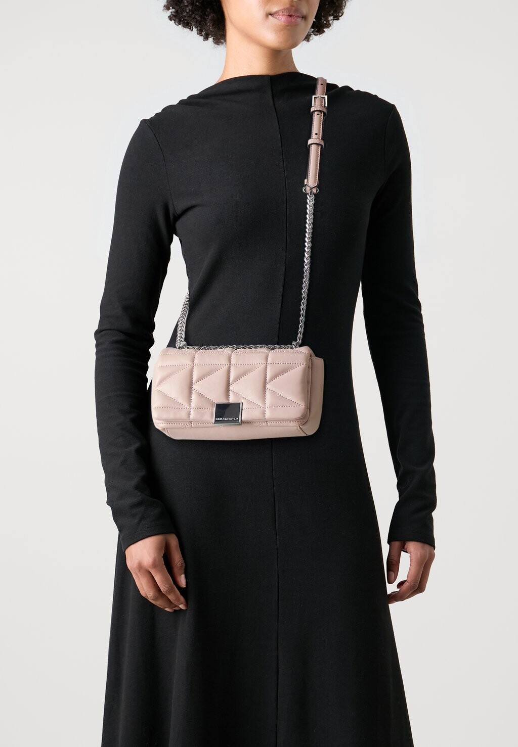 

Сумка через плечо KUILT CROSSBODY KARL LAGERFELD, фуксия