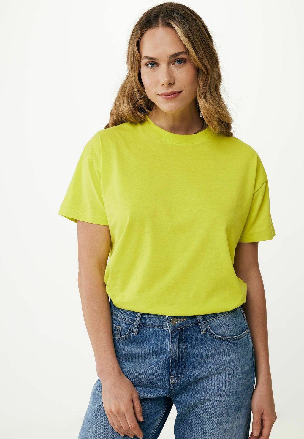 

Базовая футболка SHORT SLEEVE REGULAR FIT Mexx, зеленый