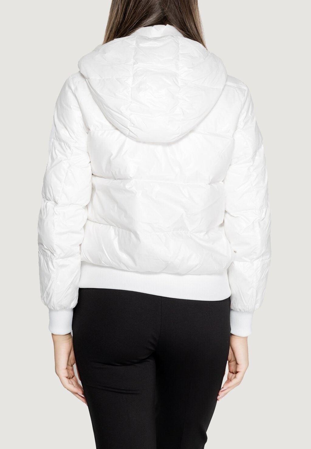 

Зимняя куртка Armani Exchange, белый