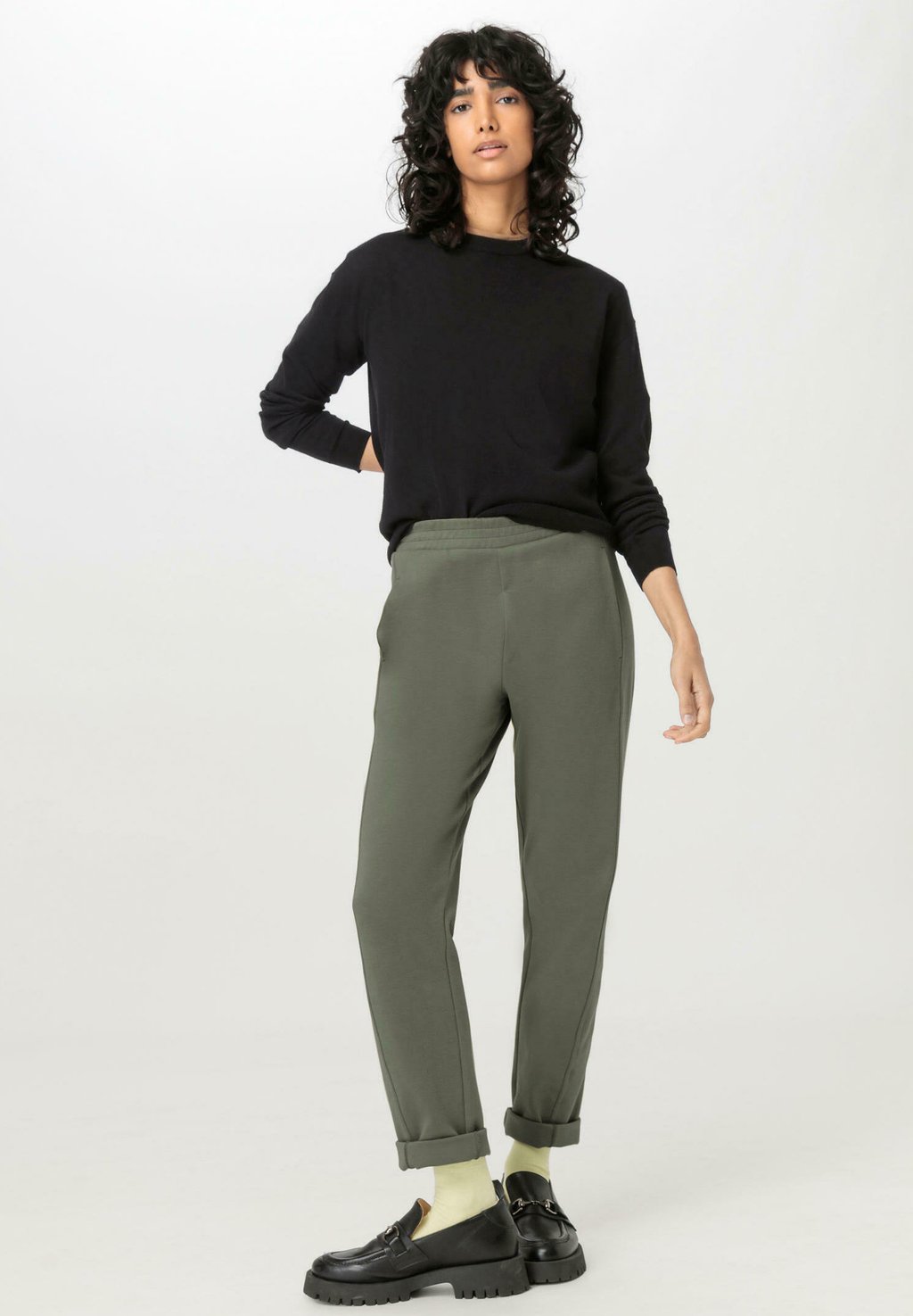 

Брюки REGULAR JERSEY hessnatur, зеленый