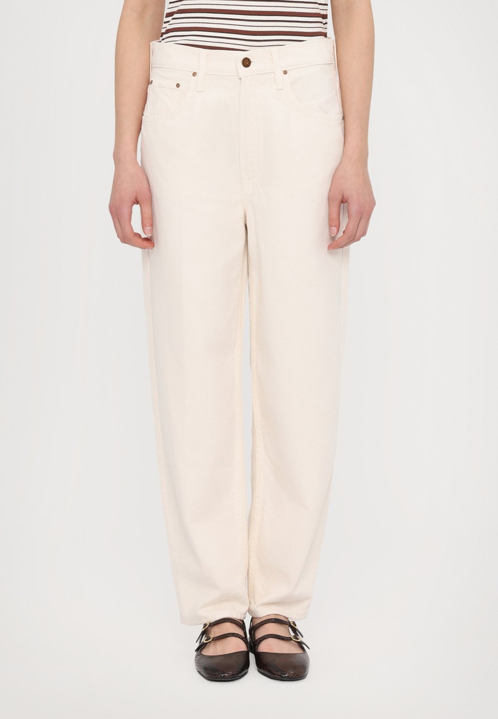 

Джинсы свободного кроя THE PEELER ANKLE SNACKS Mother, цвет White Denim