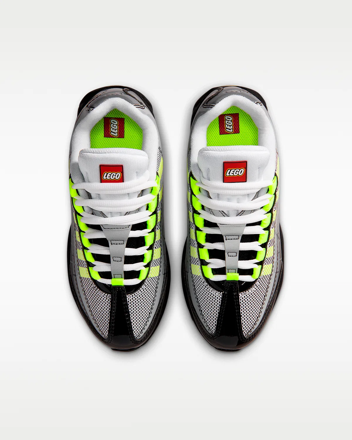 Детские кроссовки Nike Air Max 95 x LEGO® Collection, Black/Dark Smoke Grey/Smoke Grey/Metallic Silver — фото 4