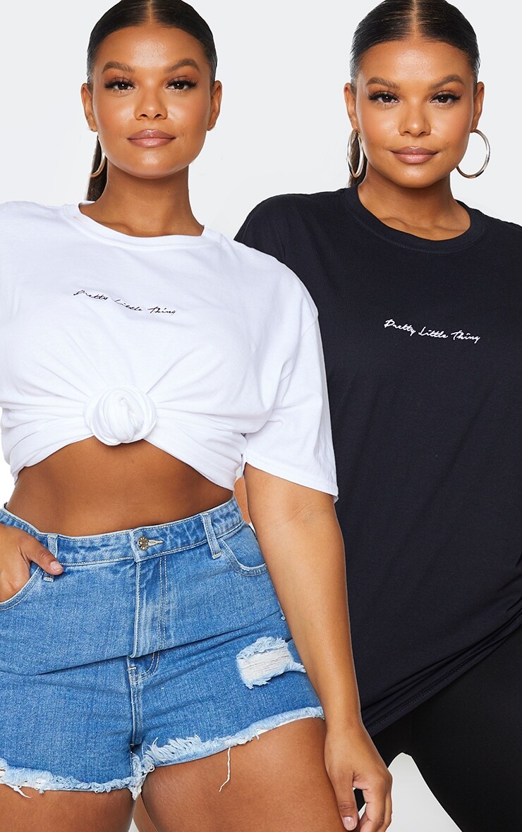 

PrettyLittleThing Plus — набор из 2 черных и белых больших футболок