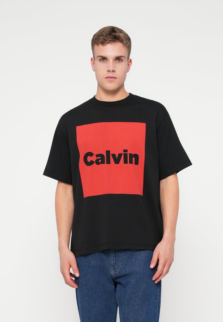 

Футболка Calvin Klein Jeans BOX GRAPHIC TEE UNISEX, Black